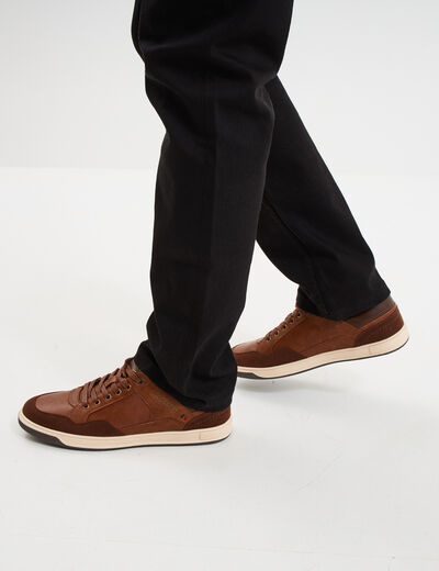 Tennis basses &agrave; lacets marron cognac homme