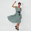 Robe longue évasée plissée et ceinturée vert femme