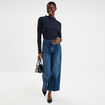 T-shirt effet gaufr&eacute; col montant bleu fonc&eacute; femme
