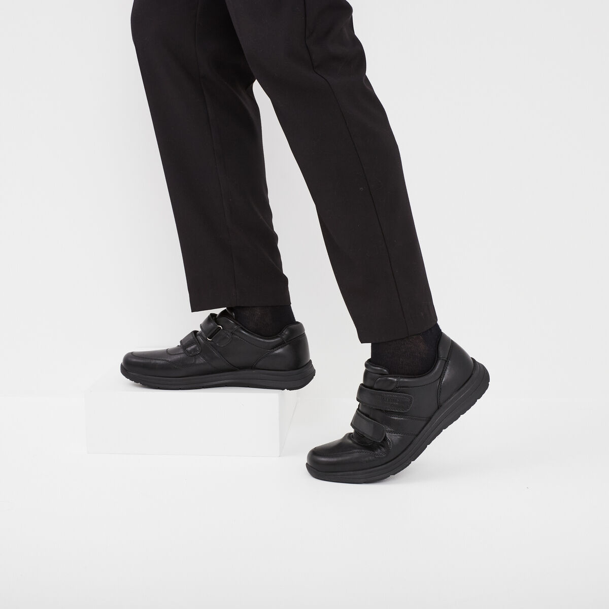 Derbies &agrave; scratchs noir homme