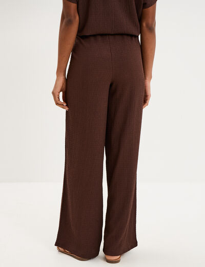 Pantalon large gaufr&eacute; taille &eacute;lastiqu&eacute;e marron fonc&eacute; femme