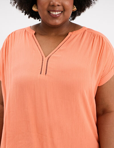 Blouse col en V manches courtes rose corail femme grande taille