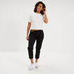 Pantalon chino 7/8&egrave;me ceinture tress&eacute;e noir femme