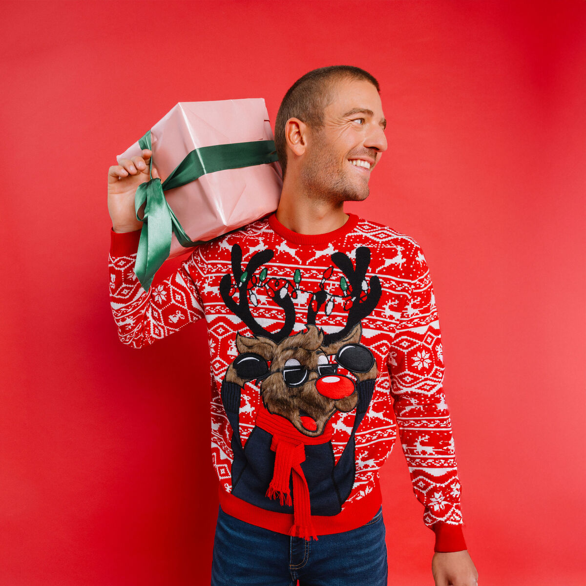Pull de No&euml;l manches longues rouge homme