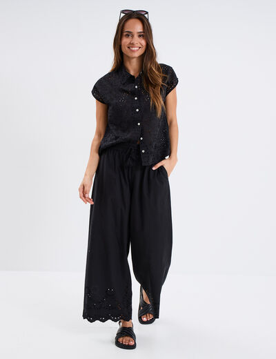 Pantalon avec broderie anglaise noir femme