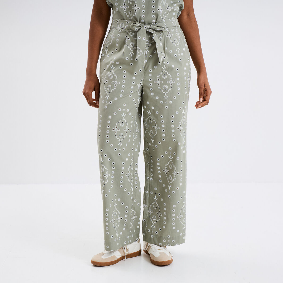 Pantalon regular broderie anglaise vert clair femme