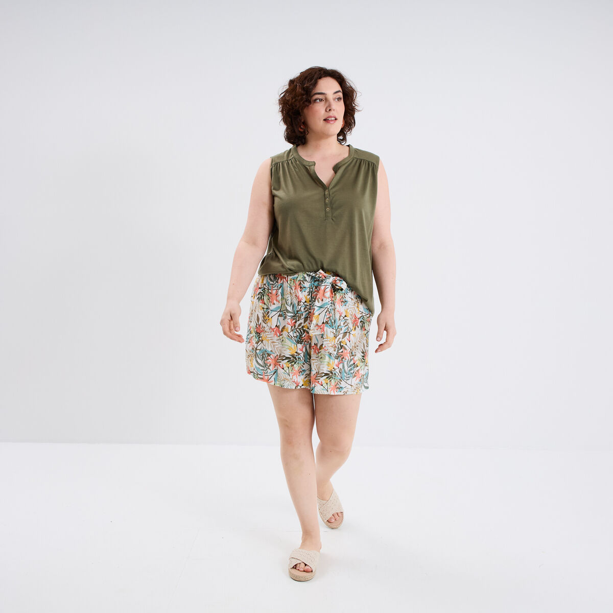 Short fluide ceinturé blanc femme grande taille