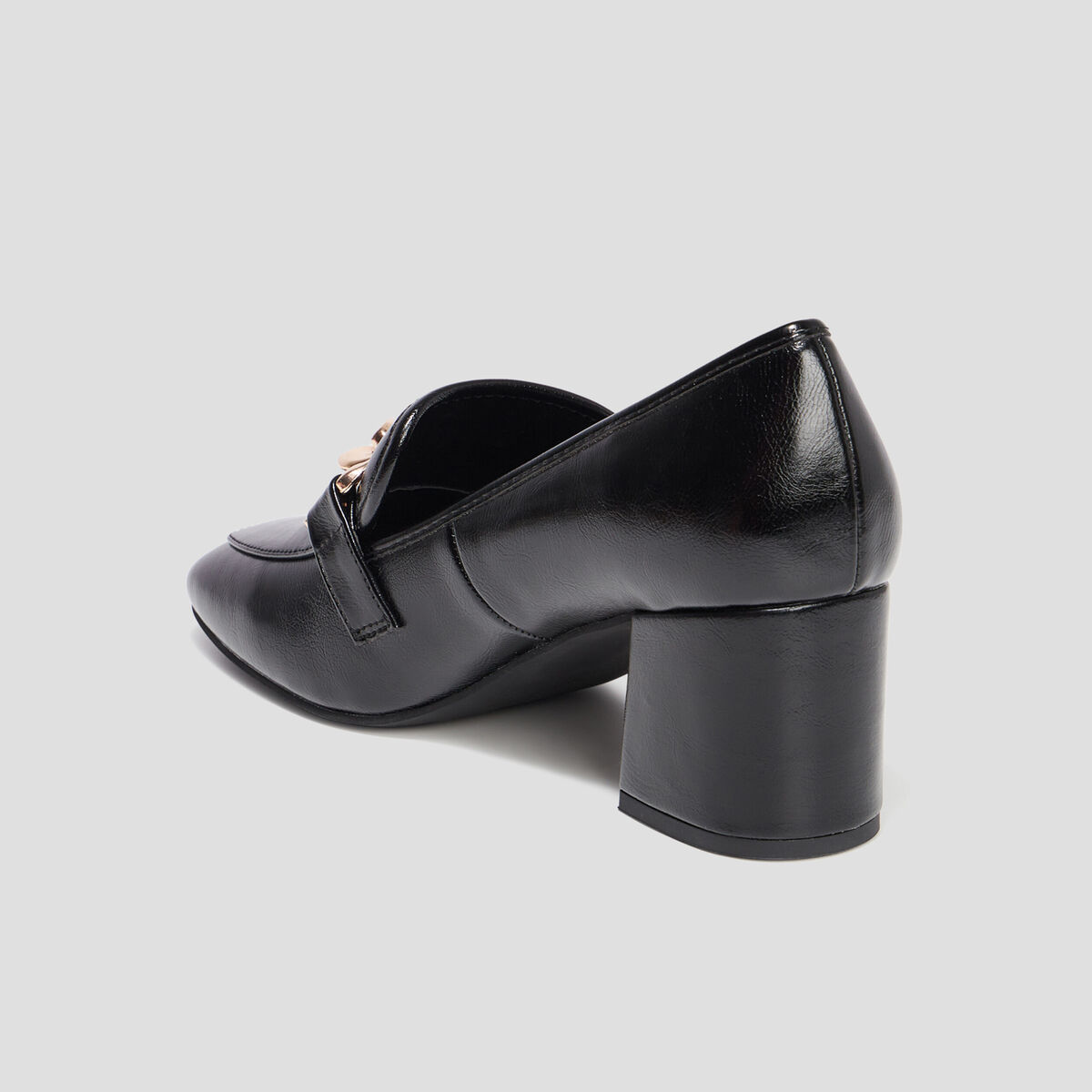 Loafers à talons détails chaînes Liberto noir femme