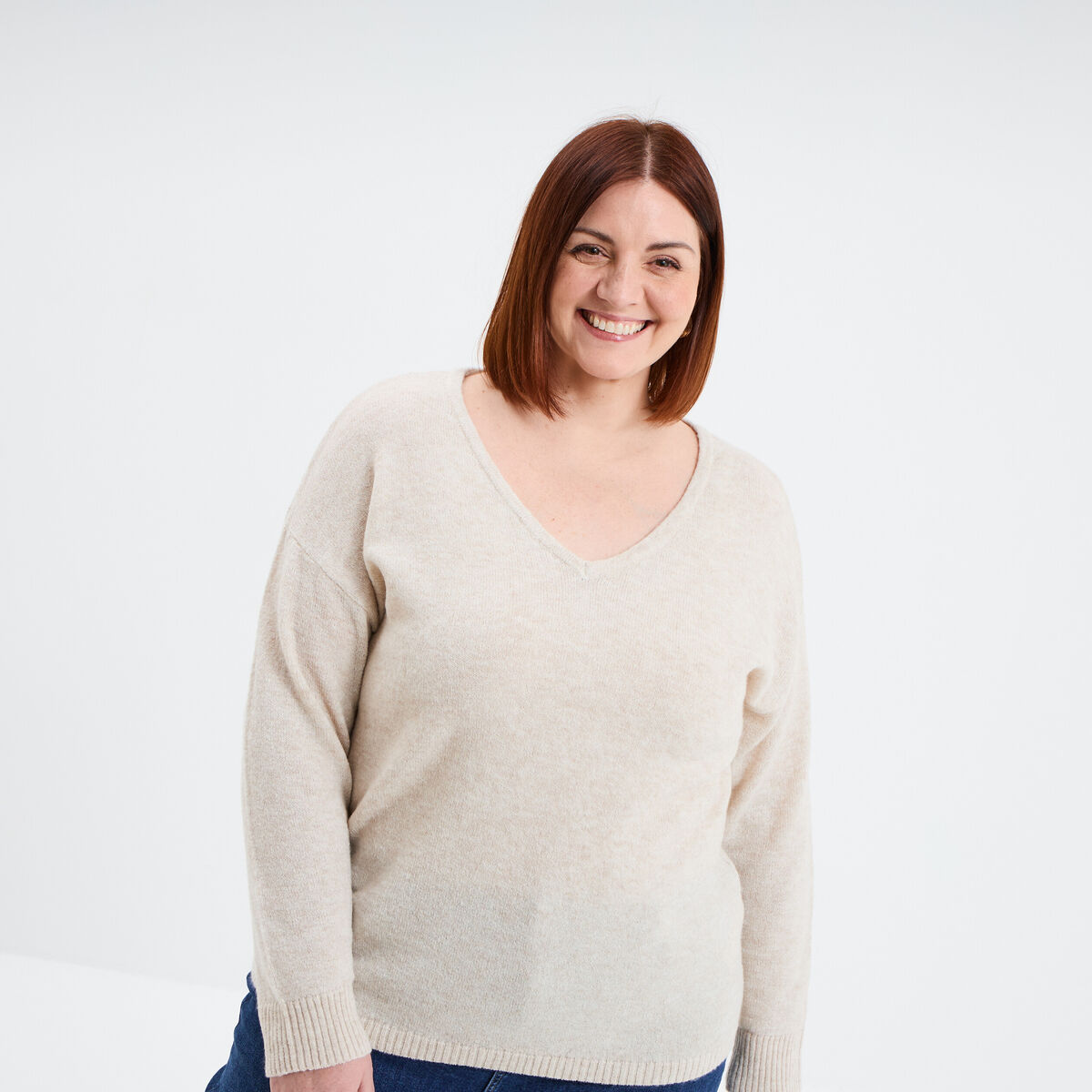 Pull col en V manches longues beige femme grande taille