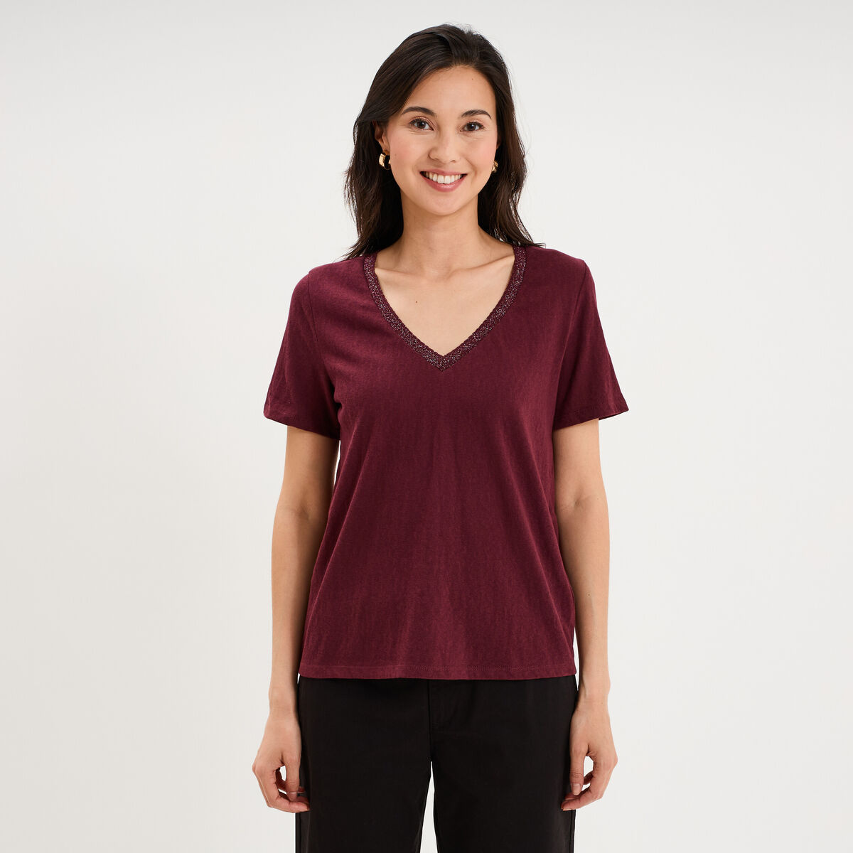 T-shirt col en V manches courtes violet fonc&eacute; femme