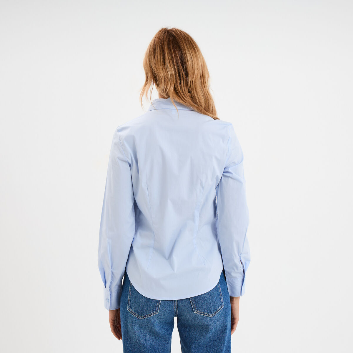 Chemise cintr&eacute;e manches longues bleu ciel femme