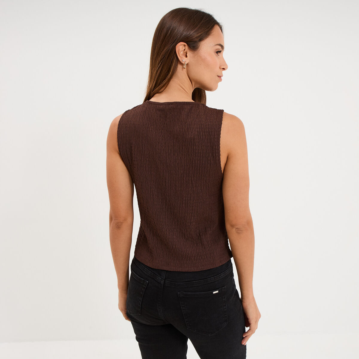 Veston gaufr&eacute; ajust&eacute; boutonn&eacute; col en V marron fonc&eacute; femme