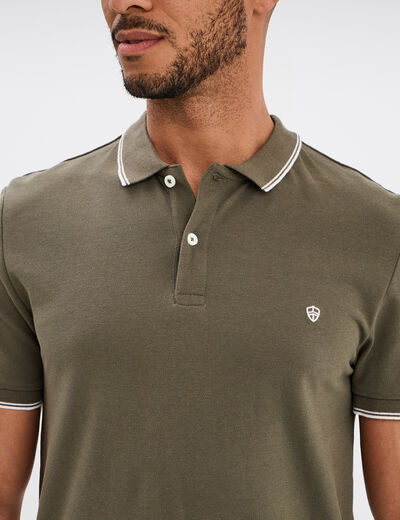 Polo manches courtes bords contrastés vert kaki homme