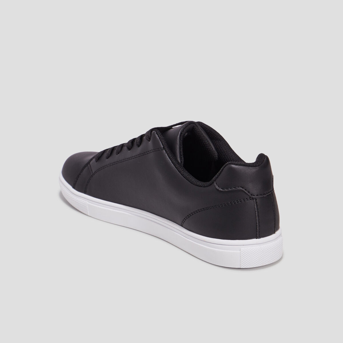 Baskets plates noir homme