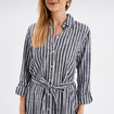 Robe chemise longue ceintur&eacute;e coton bleu marine femme