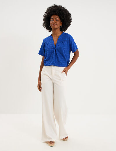 T-shirt broderie anglaise col tunisien bleu electrique femme
