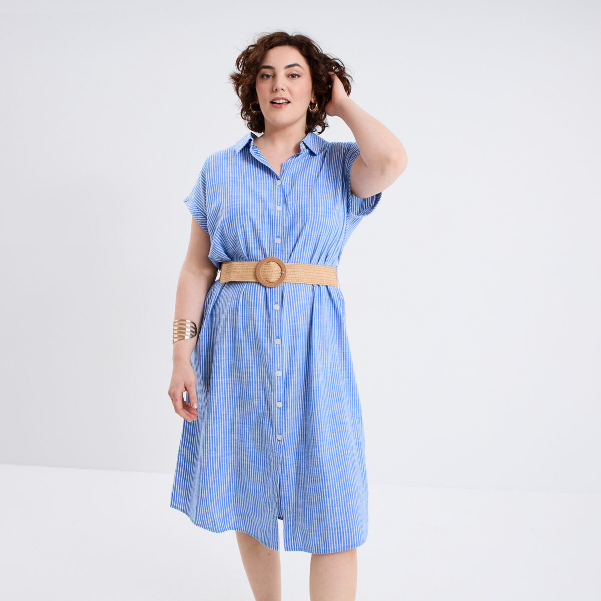 Robe chemise ceintur&eacute;e longueur genou bleu lavande femme grande taille