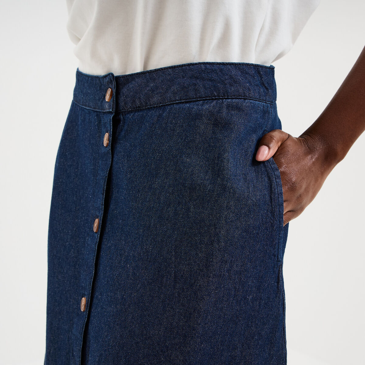 Jupe longue en jean boutonn&eacute;e coton denim brut femme