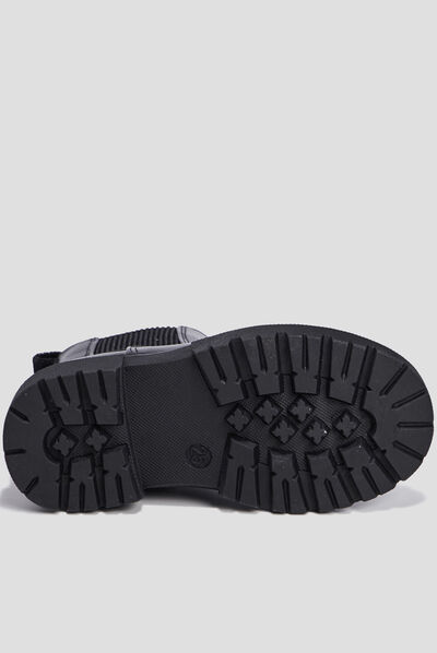 Bottines chelsea crantées noir fille