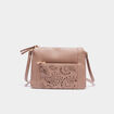 Sac en bandoulière détails perforés sable femme