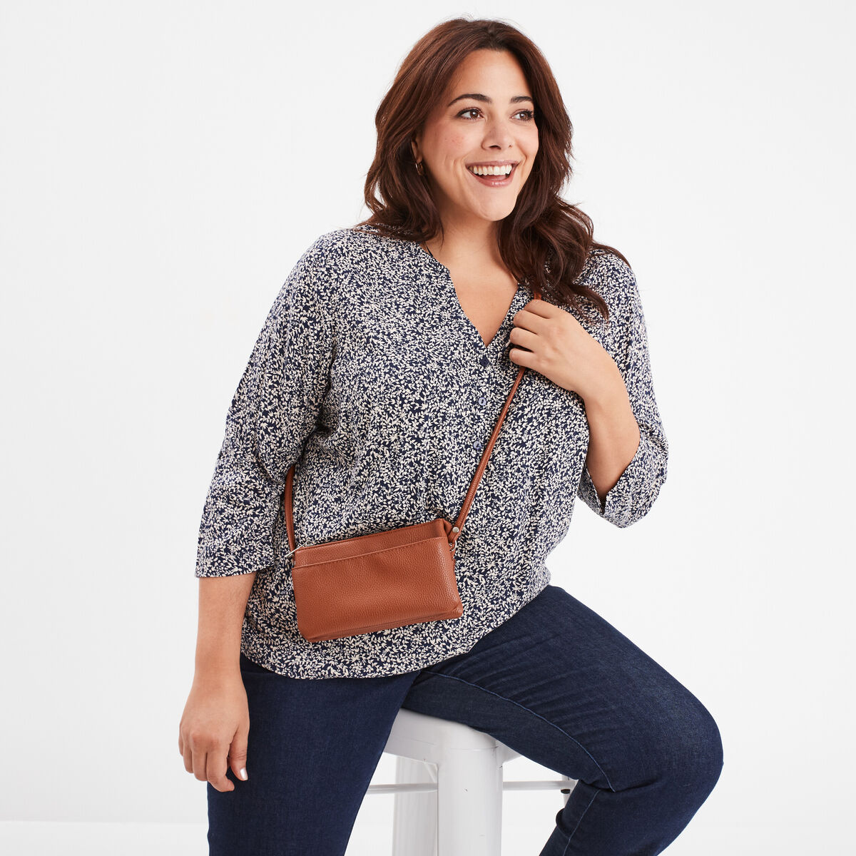 Sac en bandouli&egrave;re zipp&eacute; marron cognac femme