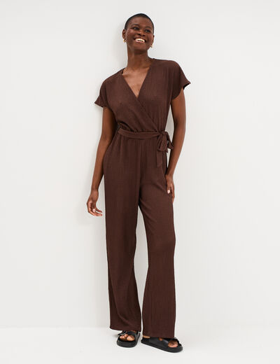Combinaison pantalon gaufr&eacute;e ceintur&eacute;e marron fonc&eacute; femme