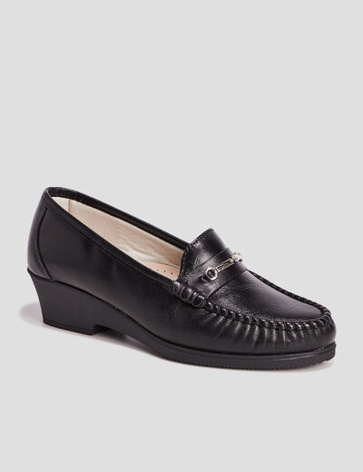 Mocassins en cuir compens&eacute;s pied large noir femme