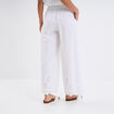 Pantalon avec broderie anglaise blanc femme