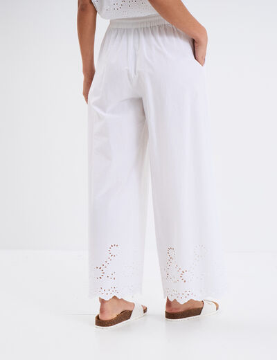 Pantalon avec broderie anglaise blanc femme