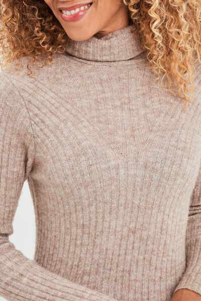 Robe pull courte col roulé côtelée sable femme
