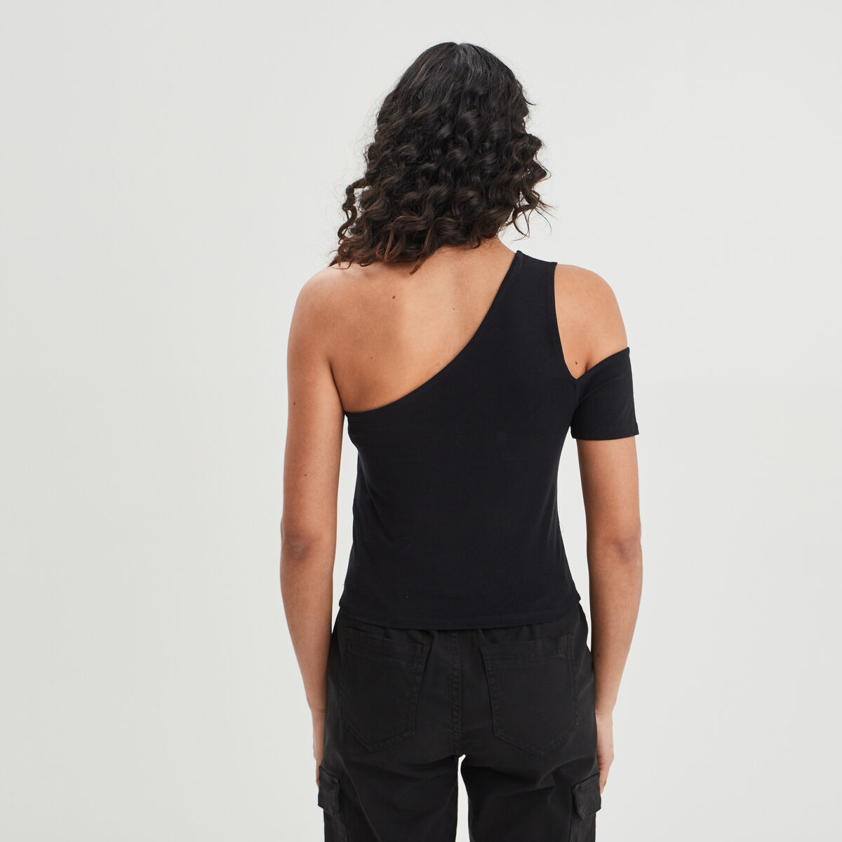 T-shirt cropped asymétrique noir femme