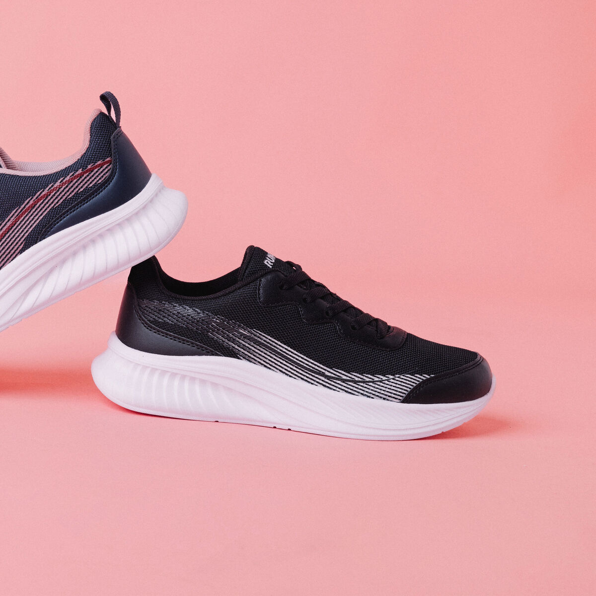 Baskets running noir femme