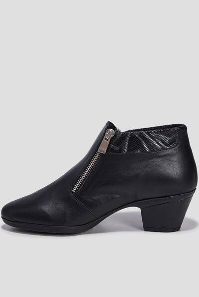 Bottines à talons en cuir noir femme