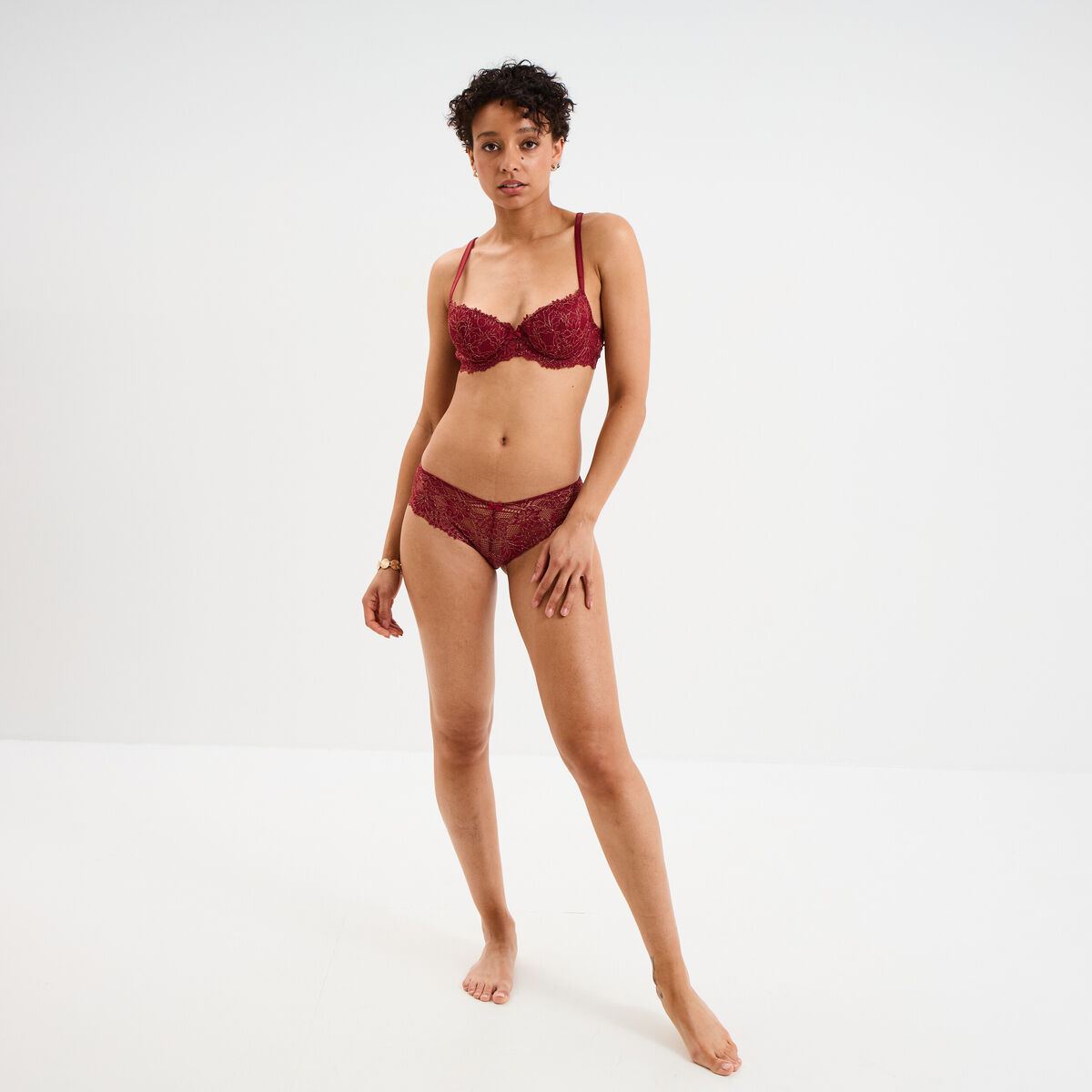 Shorty en dentelle rouge foncé femme