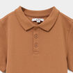 Polo manches courtes à détail brodé camel garçon