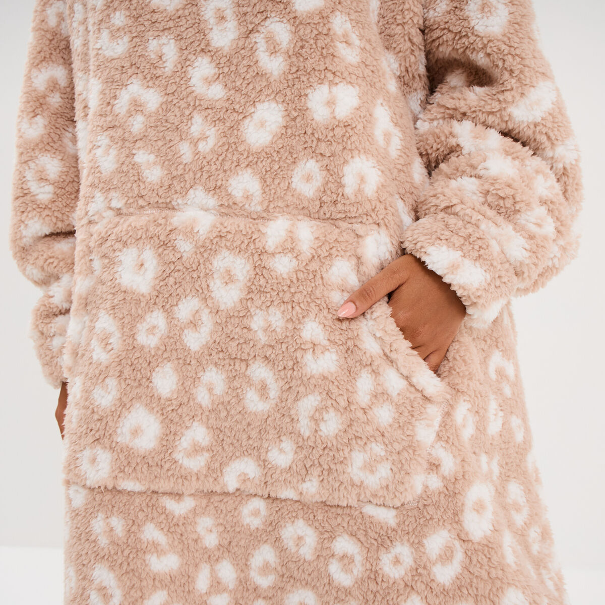Poncho plaid effet polaire &agrave; capuche rose poudr&eacute;e femme