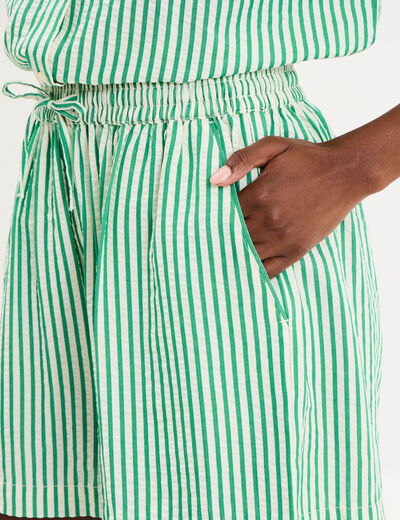 Short large taille &eacute;lastiqu&eacute;e vert femme