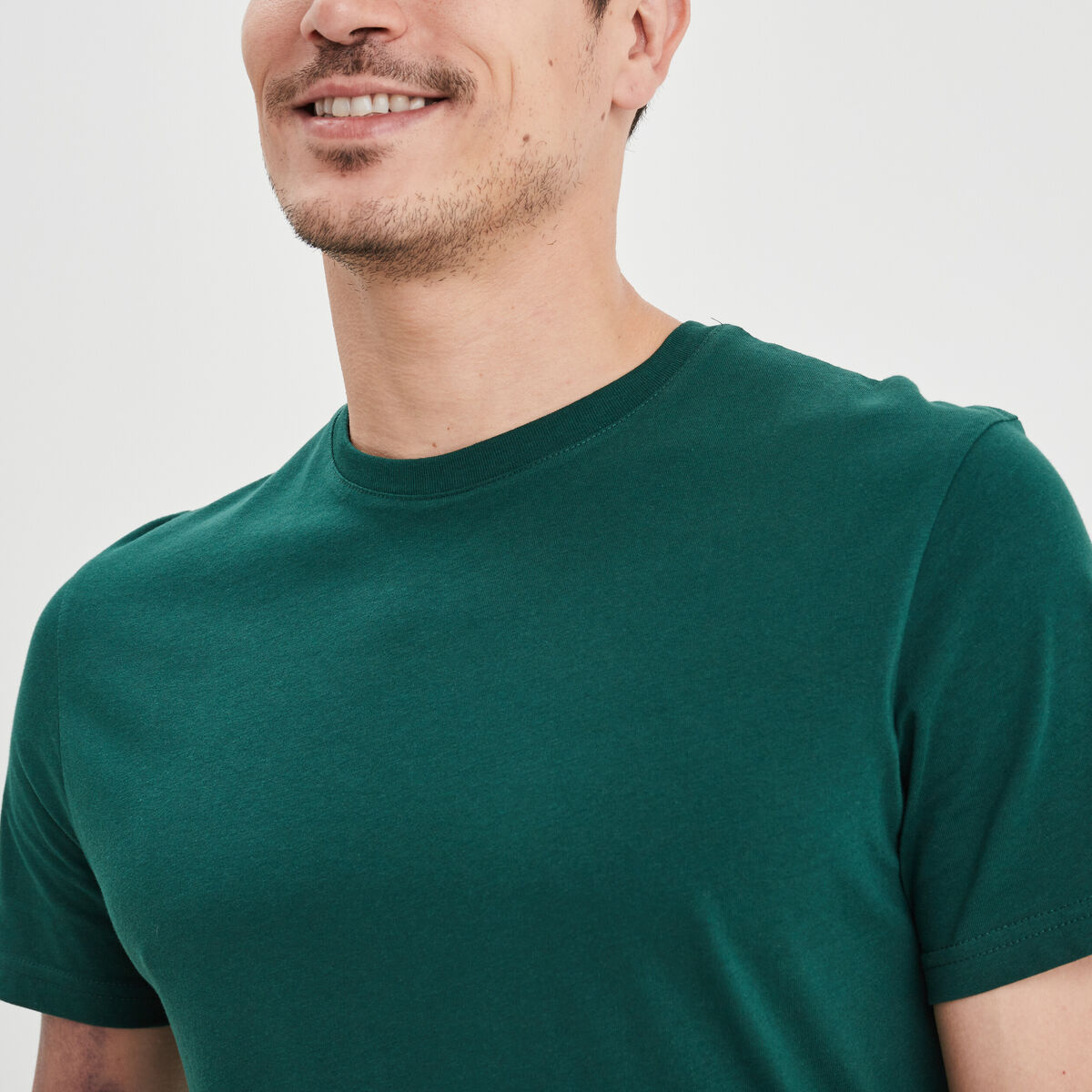 T-shirt droit en coton manches courtes vert fonc&eacute; homme