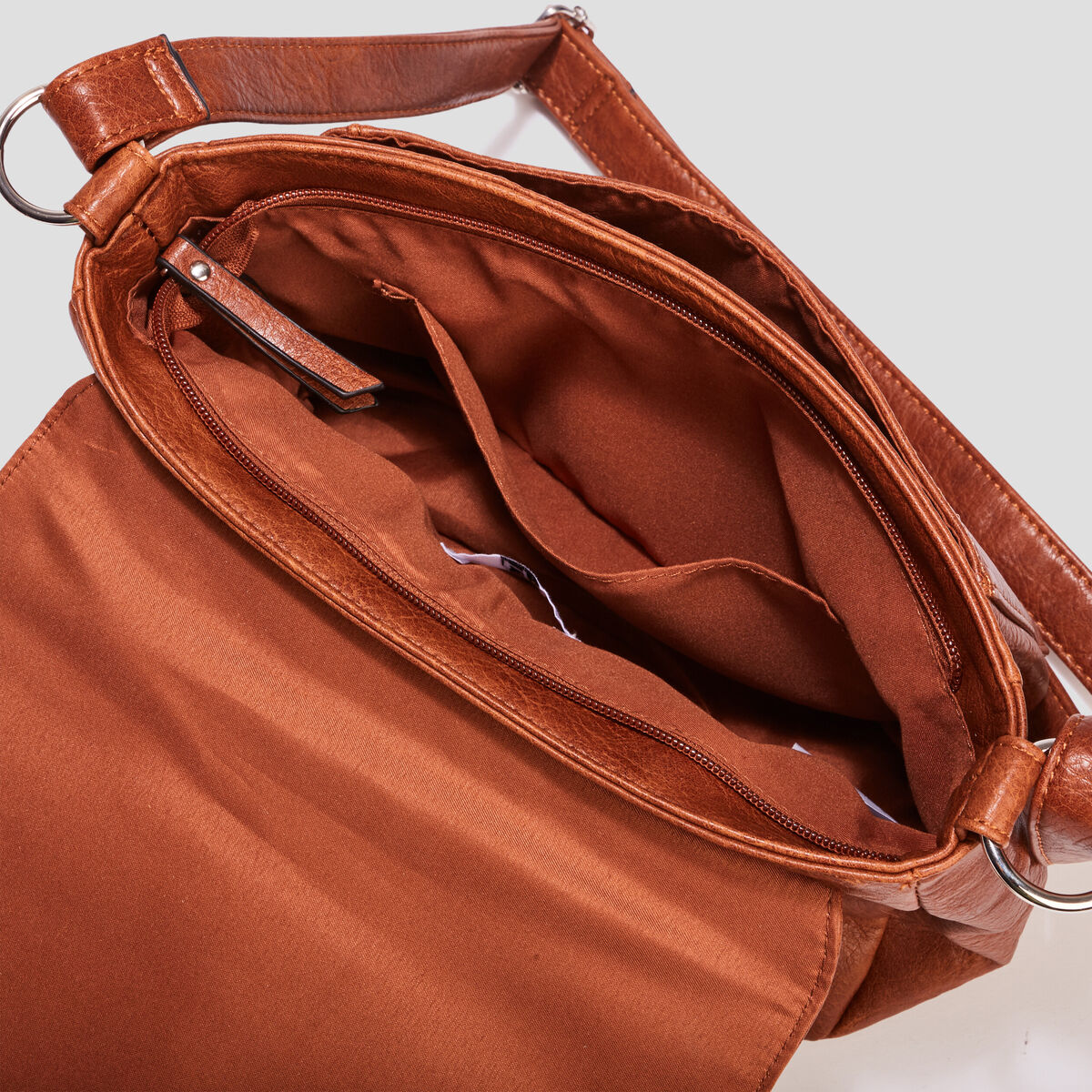 Sac cartable avec bandouli&egrave;re marron cognac femme