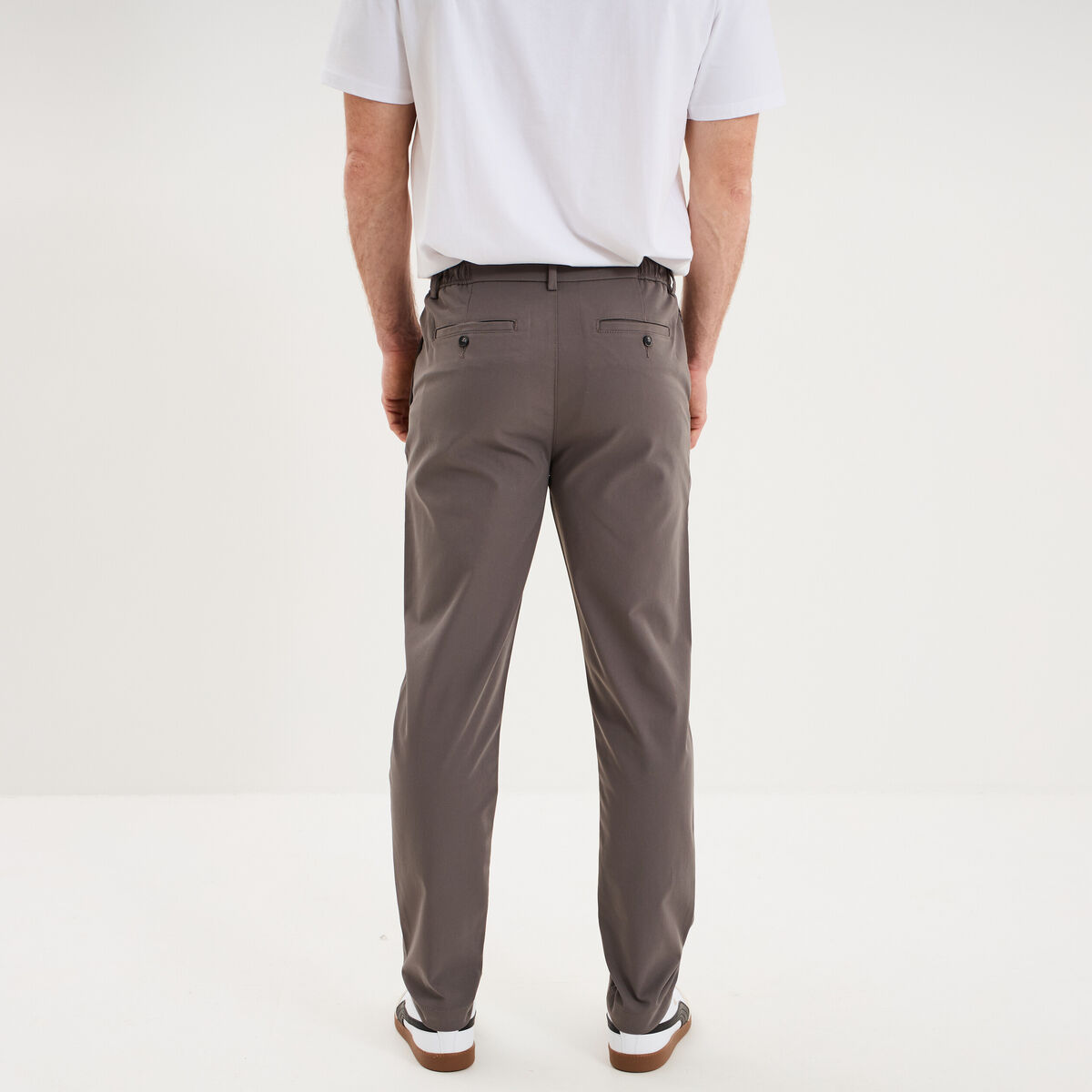 Pantalon chino droit extensible gris fonc&eacute; homme