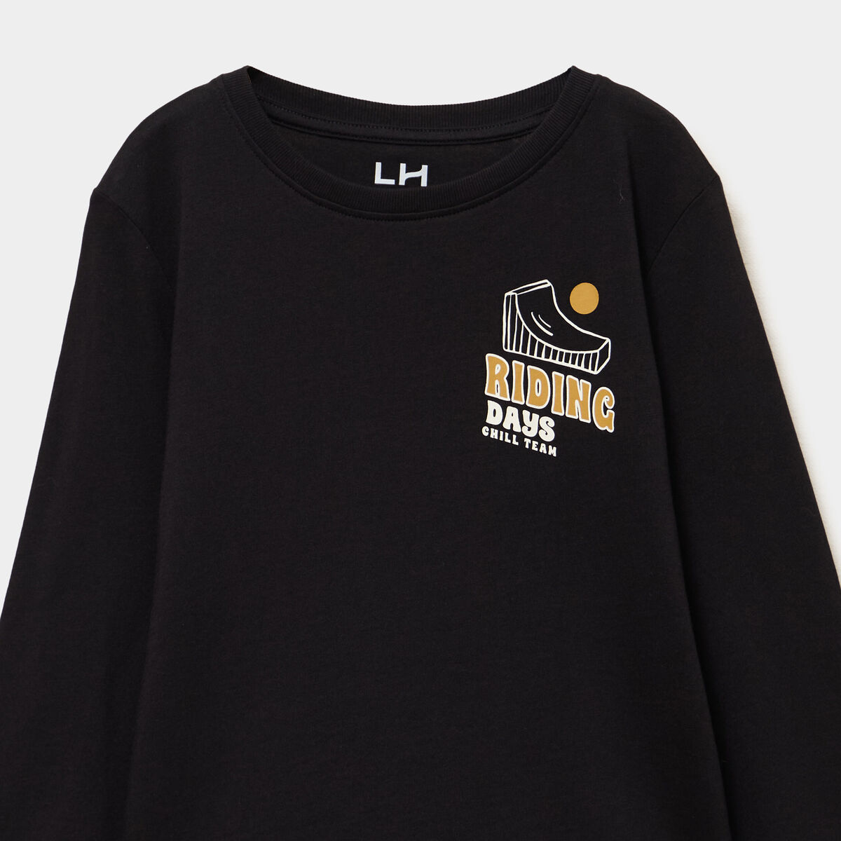 T-shirt col rond manches longues coton noir gar&ccedil;on