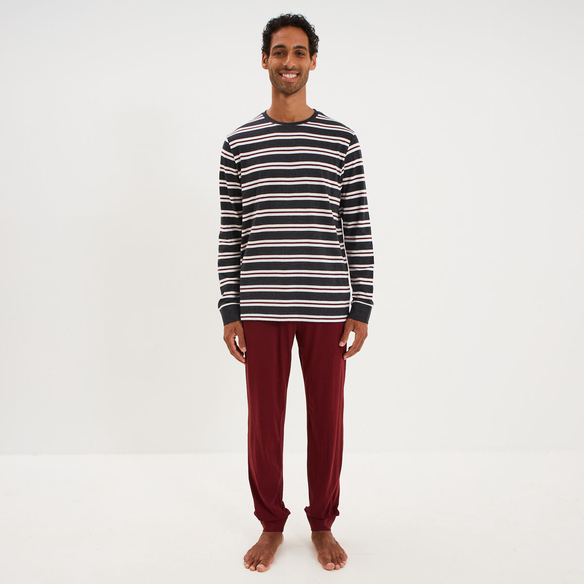 Ensemble pyjama pantalon t-shirt coton gris fonc&eacute; homme