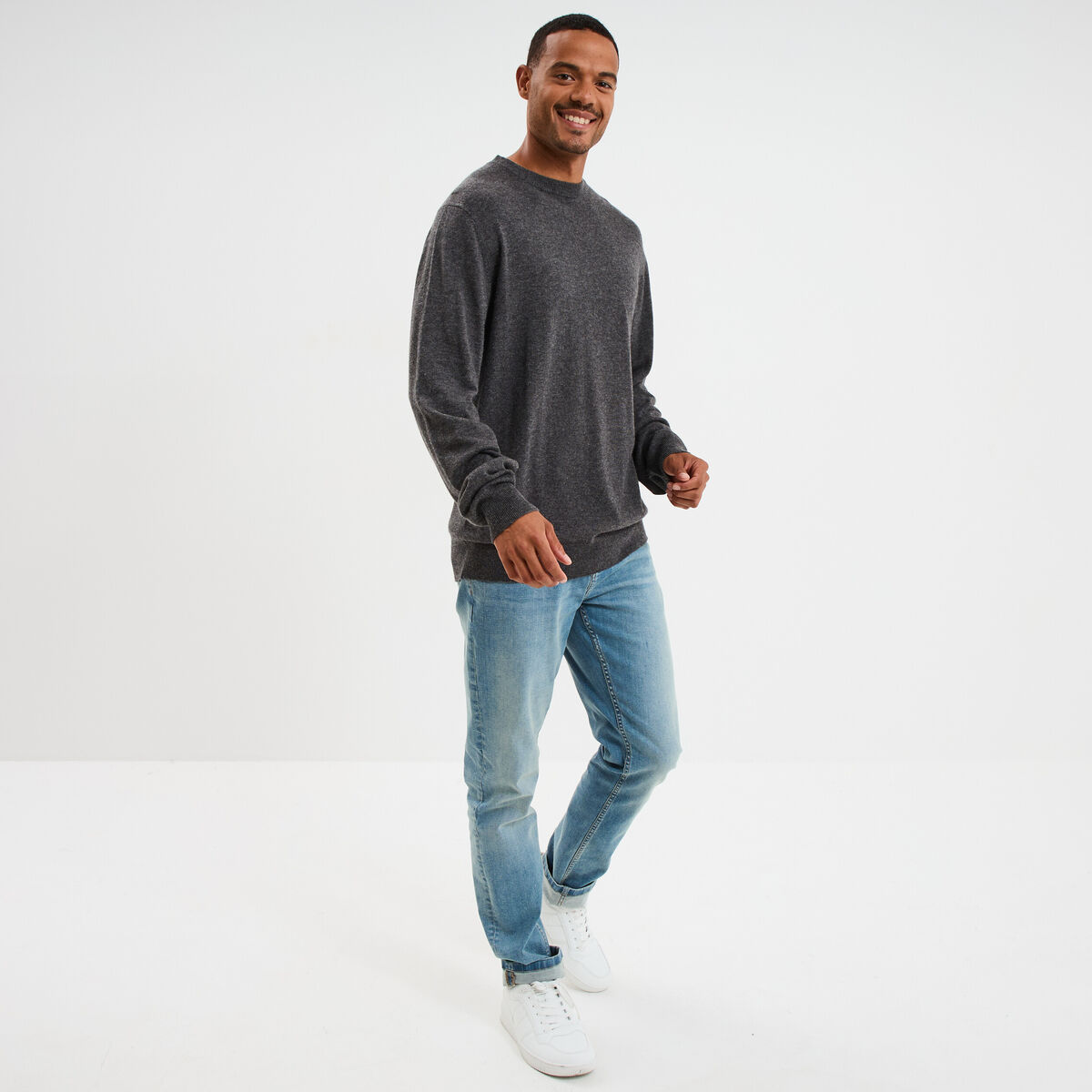 Pull col rond manches longues gris fonc&eacute; homme