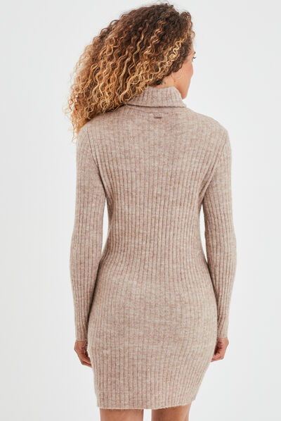 Robe pull courte col roulé côtelée sable femme