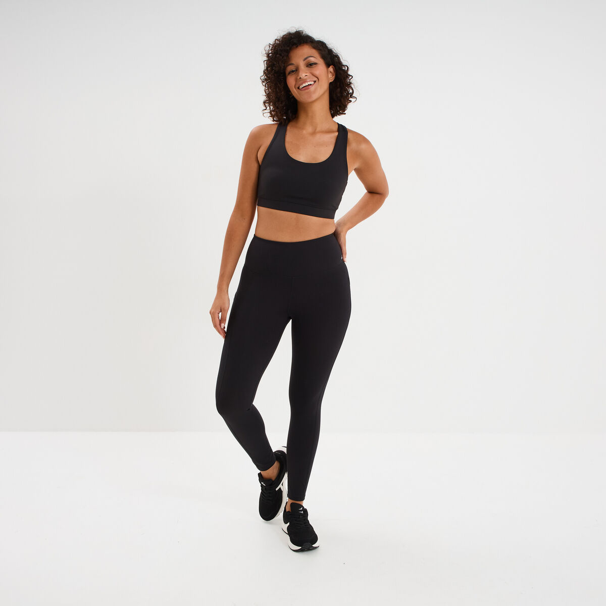 Brassi&egrave;re de sport dos nageur noir femme