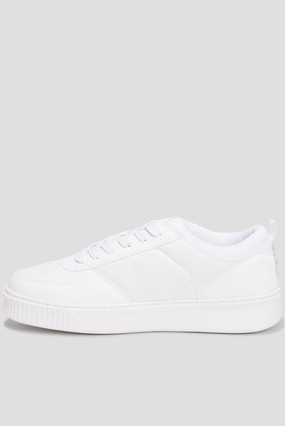 Tennis basses à lacets Kickers Style blanc femme