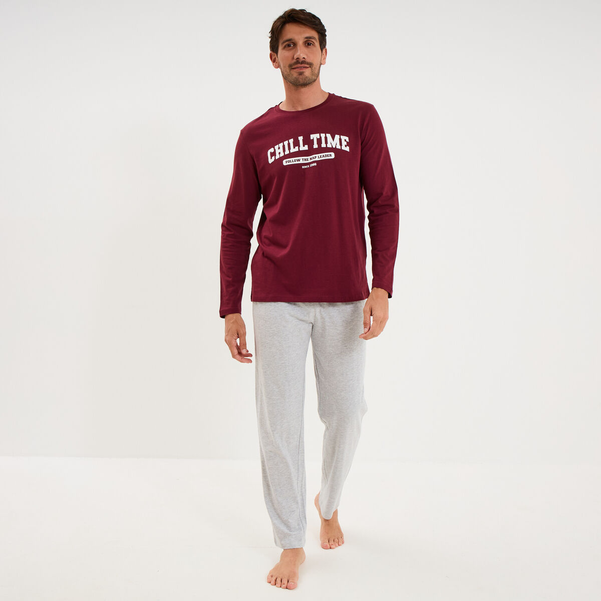 Ensemble pyjama pantalon et t-shirt bordeaux homme