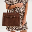 Sac &agrave; main avec boucle devant marron fonc&eacute; femme