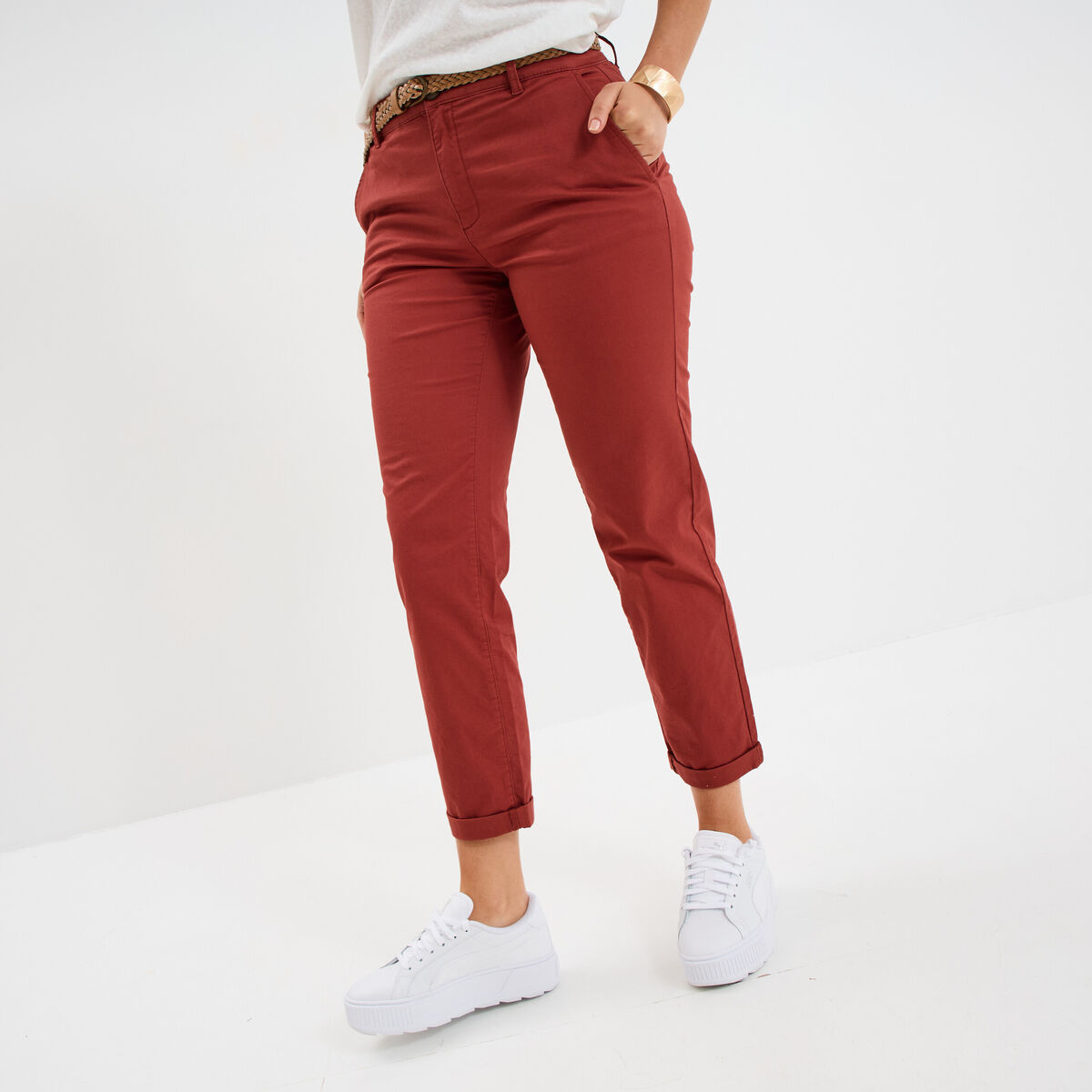 Pantalon chino 7/8ème ceinture tressée rouge foncé femme
