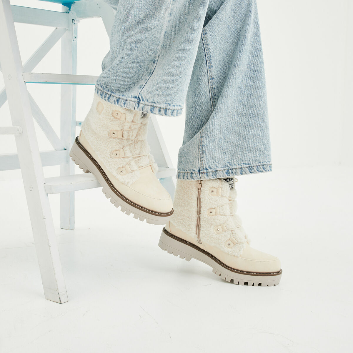 Bottines fausse fourrure blanc femme